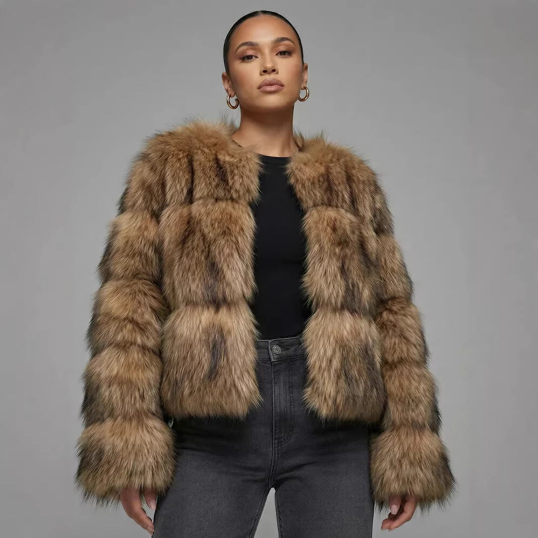 Жіноча шуба зі штучного хутра єнота